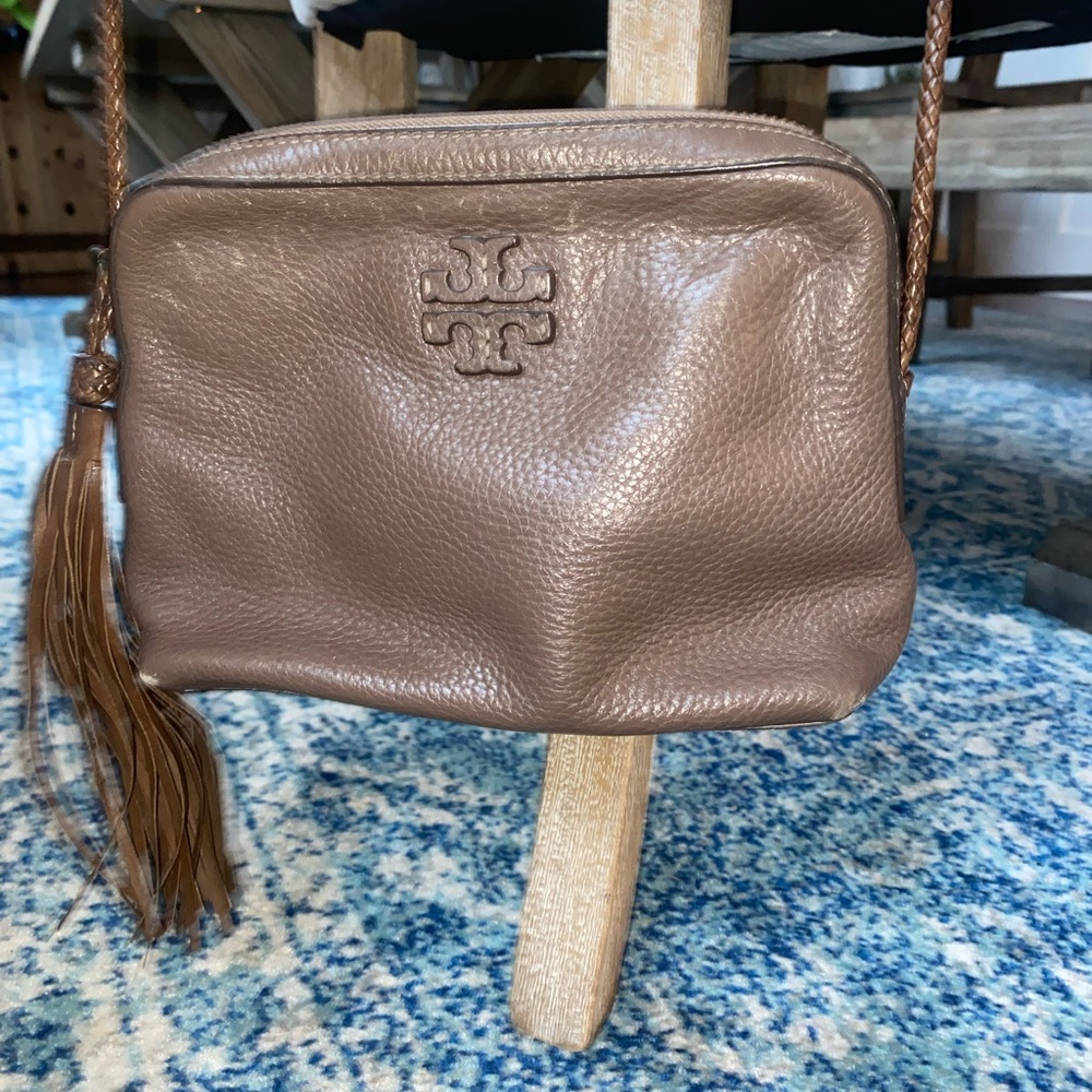 Butter leather authentic Tory cross body